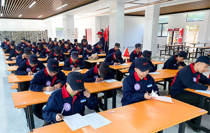 ������ѧ�����ǰ��